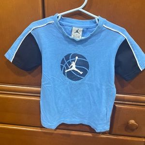 Air Jordan shirt size 3T blue
